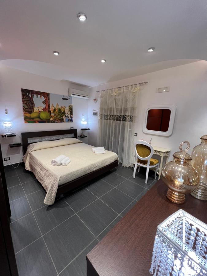 Nel Cortile Suite เชฟาลู ภายนอก รูปภาพ
