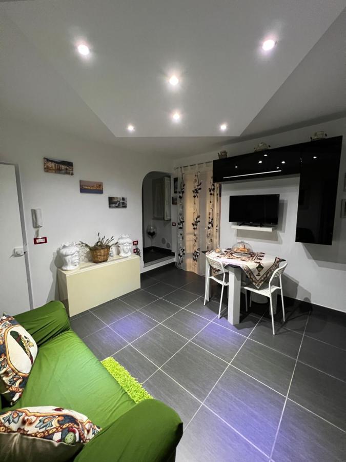 Nel Cortile Suite เชฟาลู ภายนอก รูปภาพ