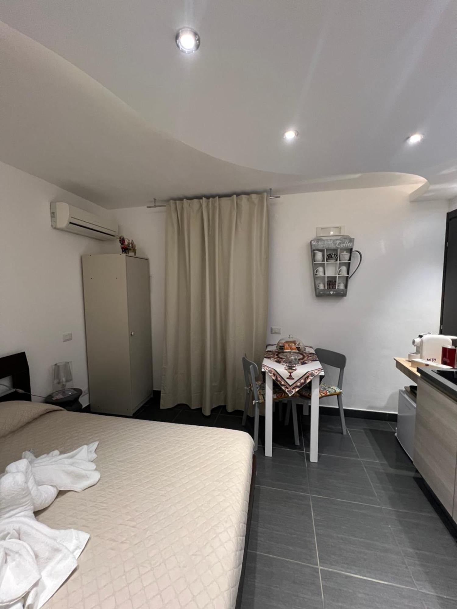 Nel Cortile Suite เชฟาลู ภายนอก รูปภาพ