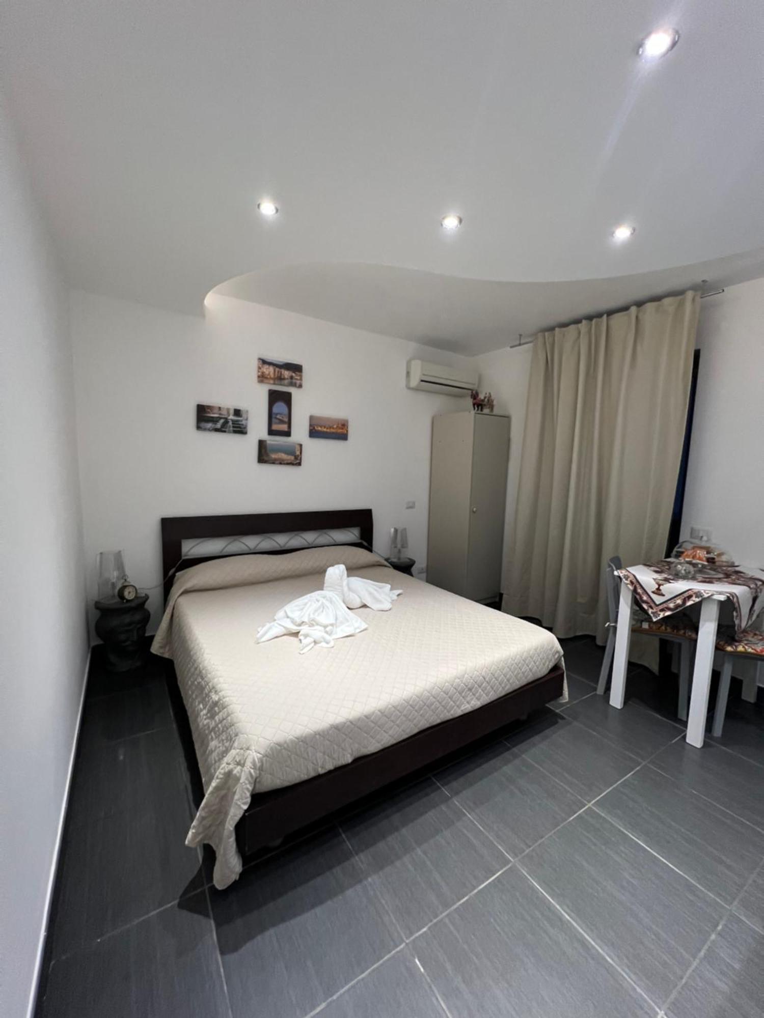 Nel Cortile Suite เชฟาลู ภายนอก รูปภาพ
