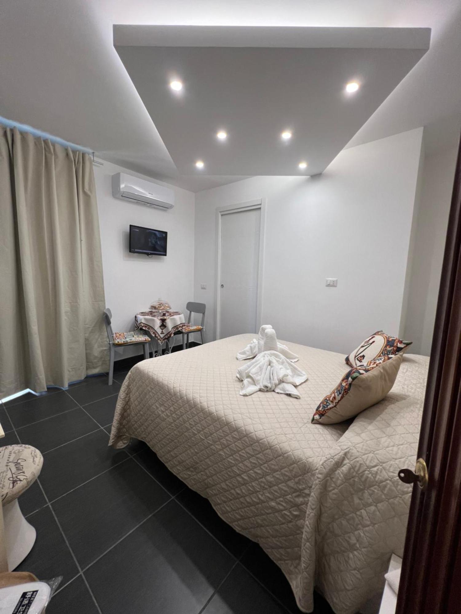 Nel Cortile Suite เชฟาลู ภายนอก รูปภาพ